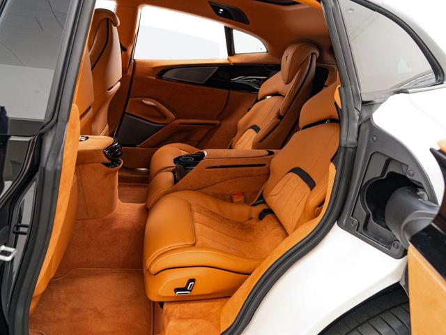 FERRARI FERRARI Purosangue 2024