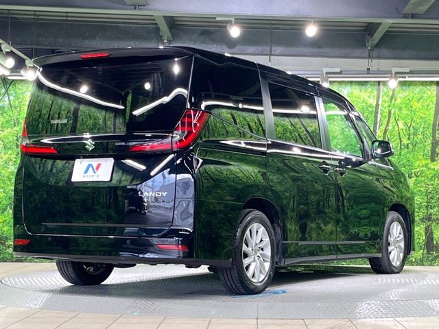 SUZUKI LANDY 2022