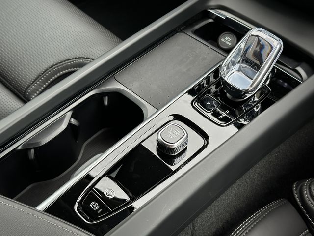 VOLVO VOLVO V60 CROSS COUNTRY 2024