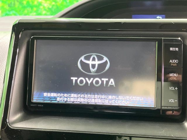 TOYOTA NOAH 2015