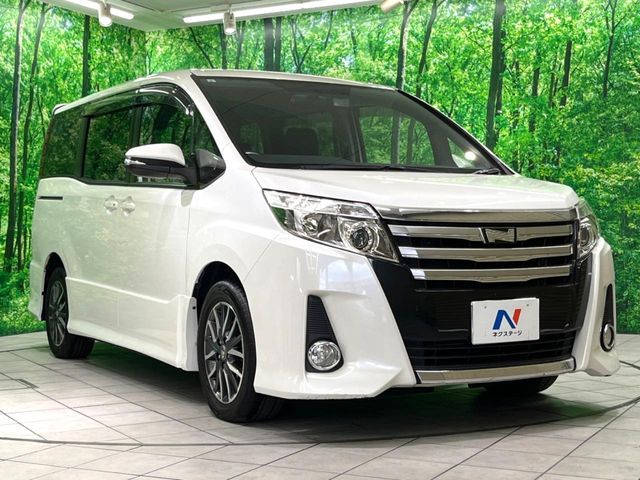 TOYOTA NOAH 2015