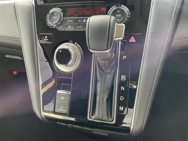 MITSUBISHI DELICA D:5 4WD 2024