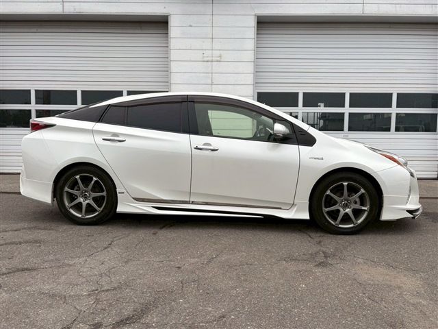 TOYOTA PRIUS 4WD 2016