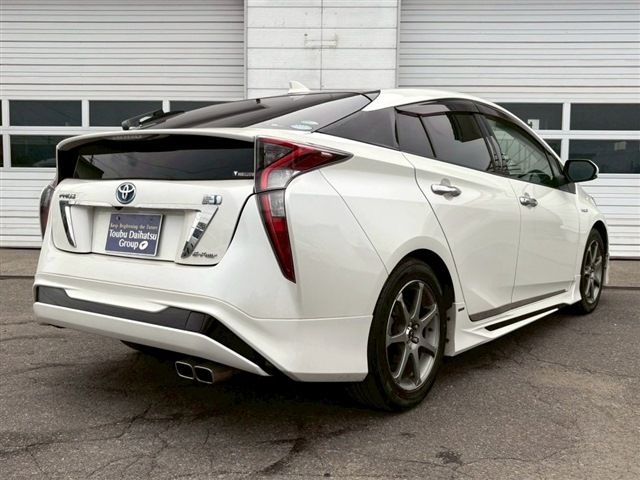 TOYOTA PRIUS 4WD 2016