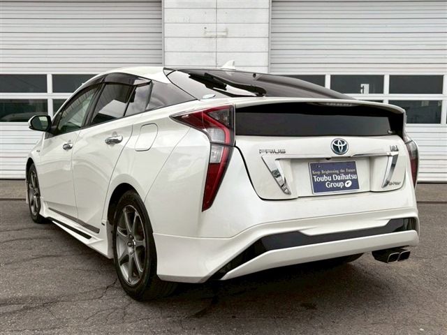 TOYOTA PRIUS 4WD 2016