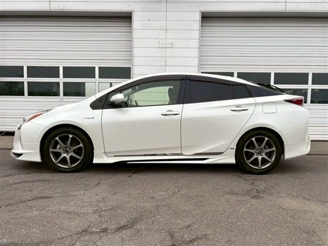 TOYOTA PRIUS 4WD 2016