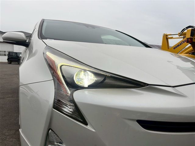 TOYOTA PRIUS 4WD 2016