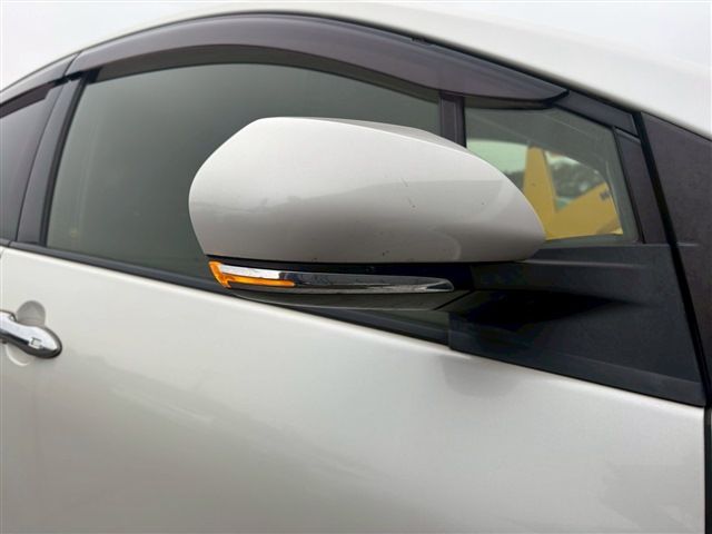 TOYOTA PRIUS 4WD 2016