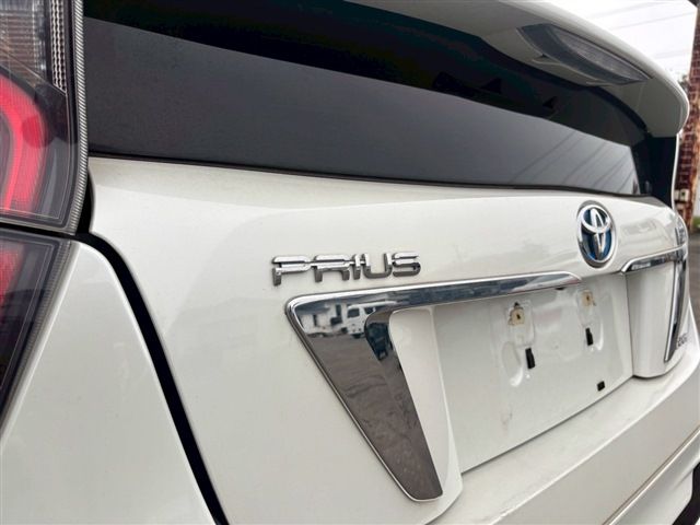 TOYOTA PRIUS 4WD 2016