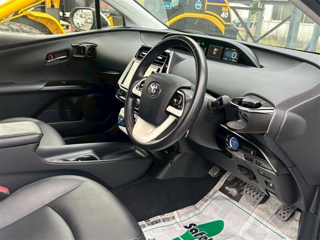 TOYOTA PRIUS 4WD 2016