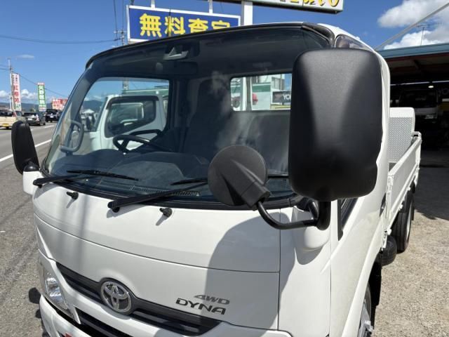 TOYOTA DYNA 2017