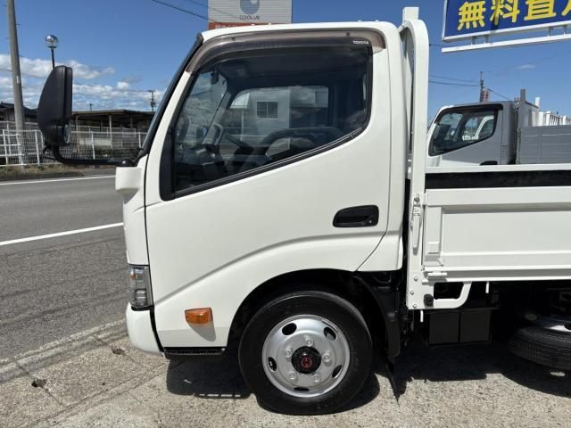 TOYOTA DYNA 2017