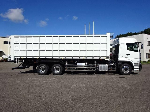 MITSUBISHI FUSOU SUPER GREAT 2025