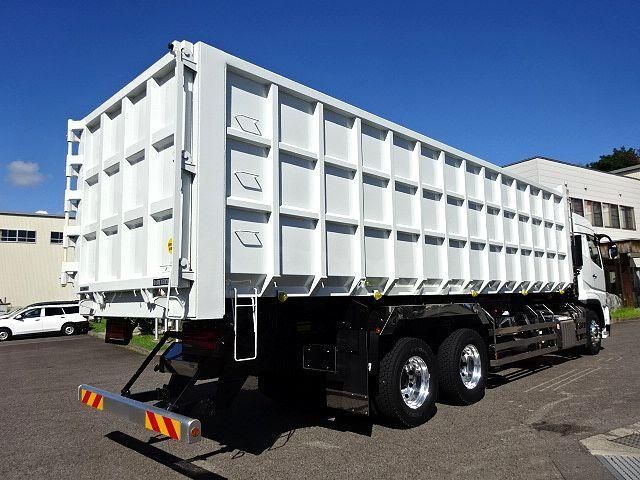 MITSUBISHI FUSOU SUPER GREAT 2025