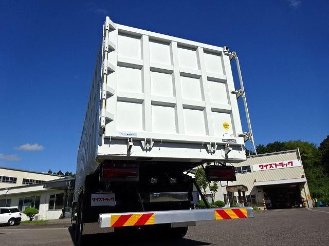 MITSUBISHI FUSOU SUPER GREAT 2025