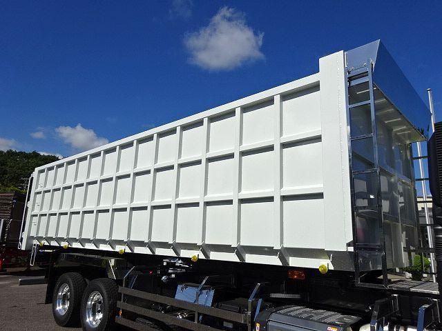 MITSUBISHI FUSOU SUPER GREAT 2025