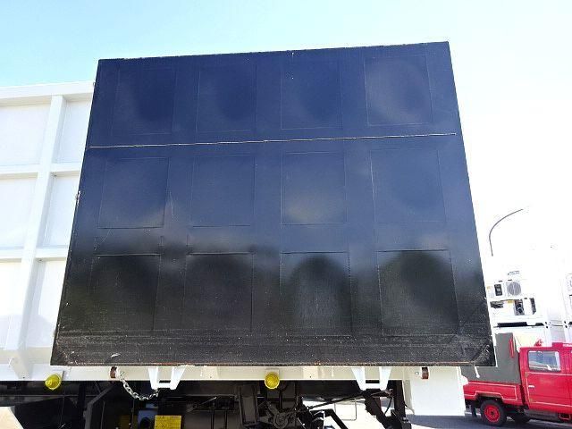 MITSUBISHI FUSOU SUPER GREAT 2025