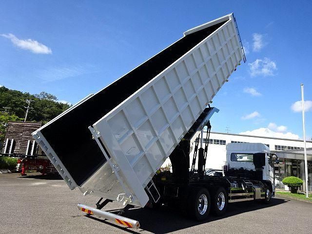 MITSUBISHI FUSOU SUPER GREAT 2025