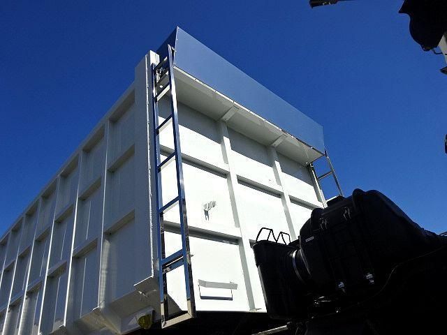 MITSUBISHI FUSOU SUPER GREAT 2025