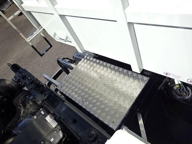 MITSUBISHI FUSOU SUPER GREAT 2025