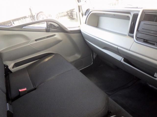 MITSUBISHI CANTER 2023