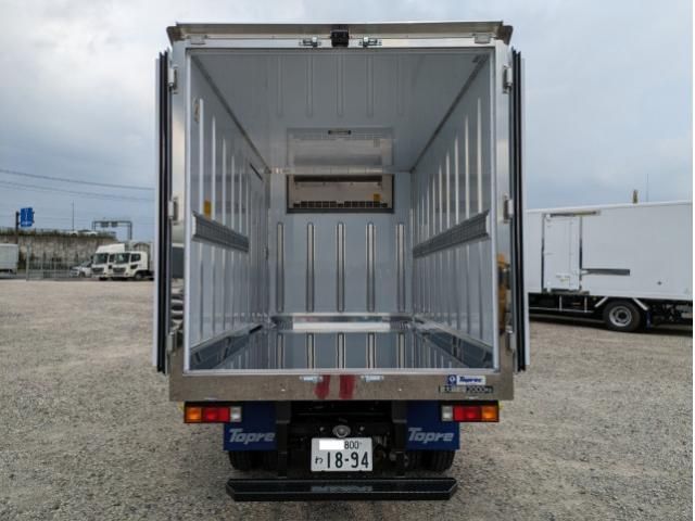 MITSUBISHI CANTER 2025