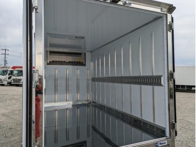 MITSUBISHI CANTER 2025