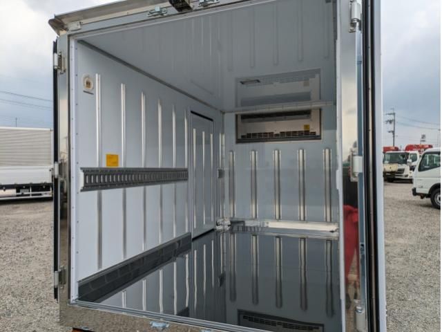 MITSUBISHI CANTER 2025