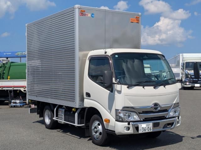 HINO DUTRO 2024