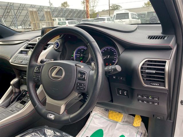 TOYOTA LEXUS NX300h AWD 2014