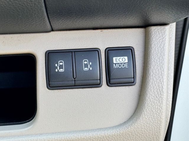 NISSAN SERENA  S-HYBRID 2013