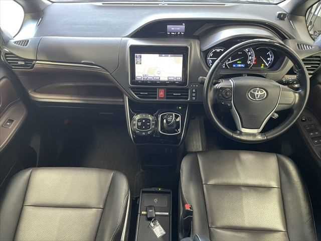 TOYOTA ESQUIRE HYBRID 2014