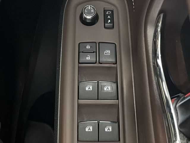 TOYOTA ESQUIRE HYBRID 2014