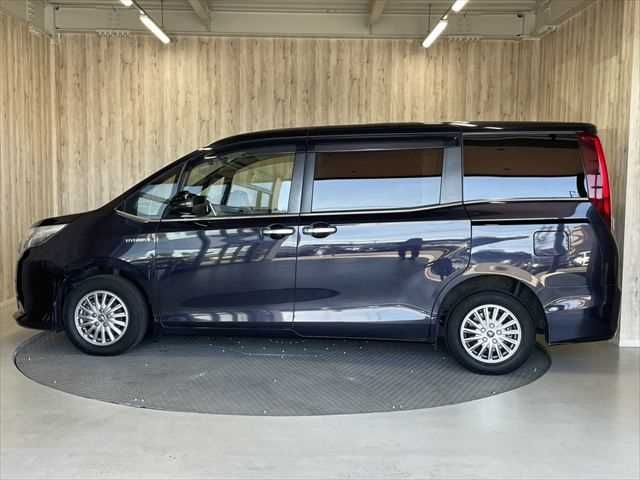 TOYOTA ESQUIRE HYBRID 2014