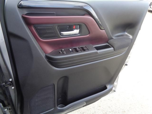 SUZUKI Spacia custom 4WD 2024