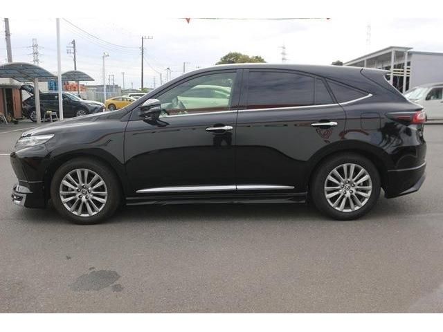 TOYOTA HARRIER 4WD 2017