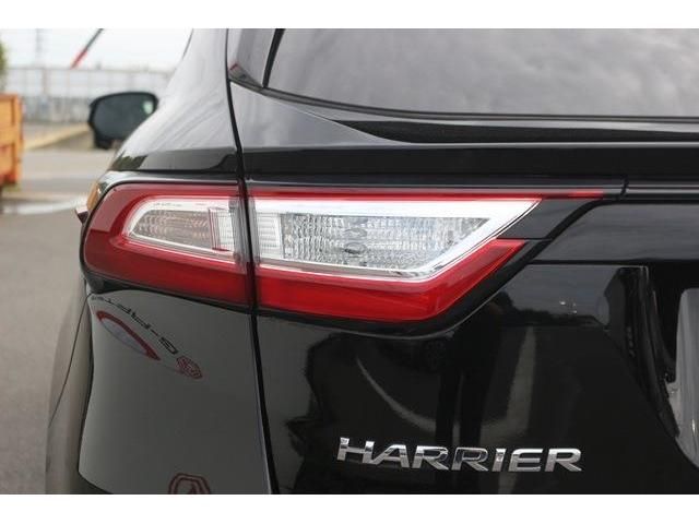 TOYOTA HARRIER 4WD 2017