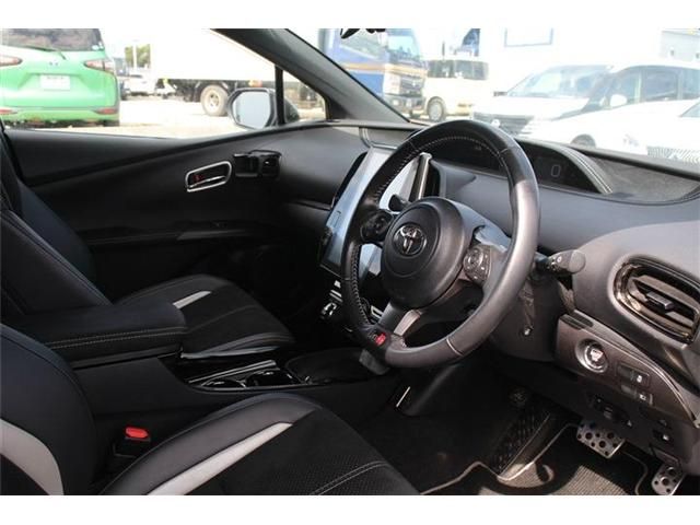 TOYOTA PRIUS PHV 2018