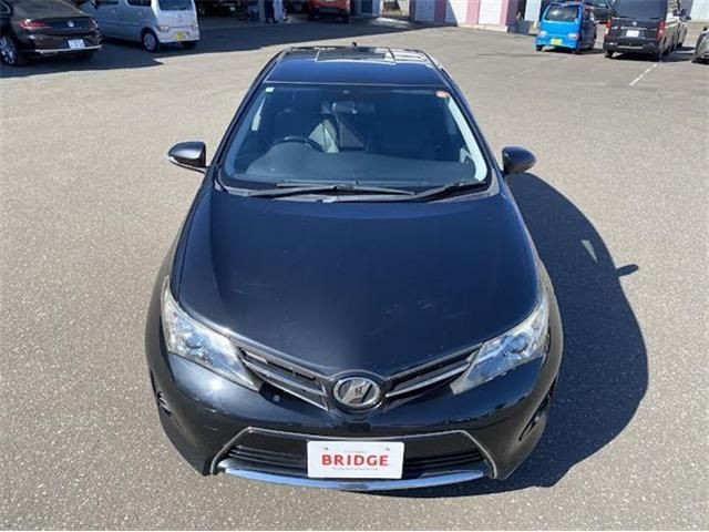 TOYOTA AURIS 4WD 2014