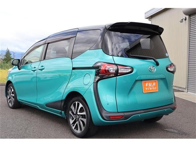 TOYOTA SIENTA 2019