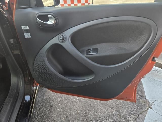 MCC SMART FORFOUR 2017