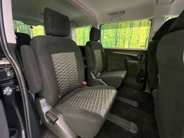 MITSUBISHI DELICA D:5 4WD 2023