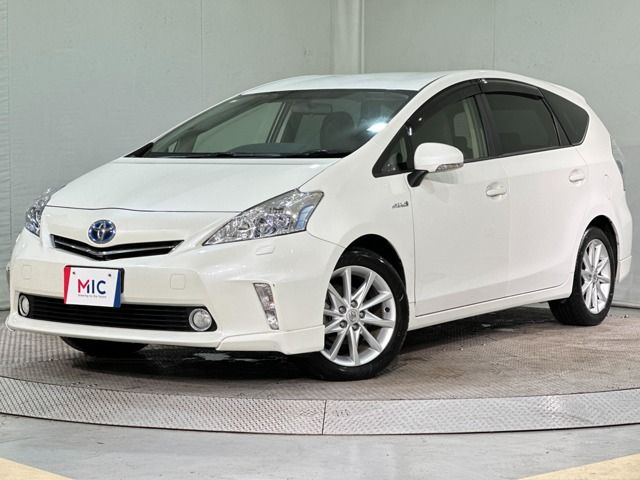 TOYOTA PRIUS Alpha 2013