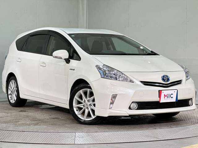 TOYOTA PRIUS Alpha 2013