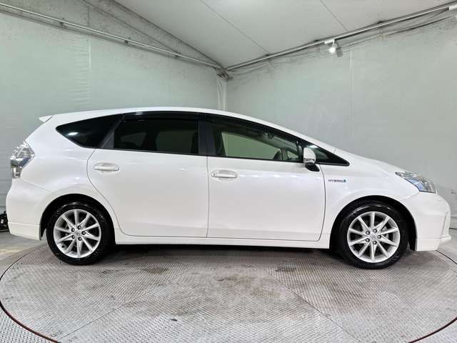 TOYOTA PRIUS Alpha 2013