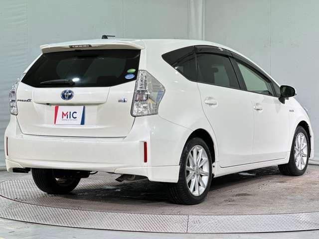 TOYOTA PRIUS Alpha 2013