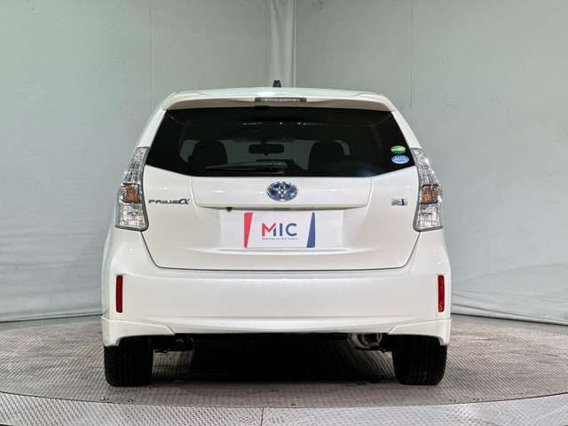 TOYOTA PRIUS Alpha 2013