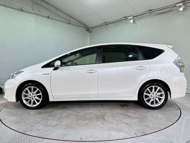 TOYOTA PRIUS Alpha 2013