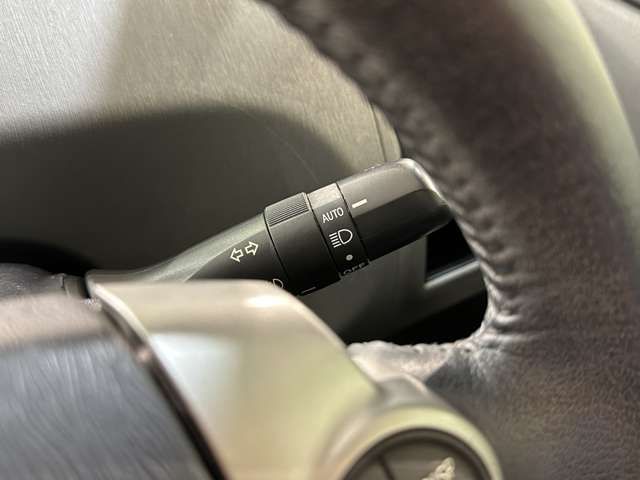 TOYOTA PRIUS Alpha 2013