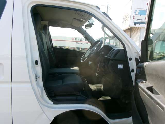 TOYOTA HIACE van 4WD 2016